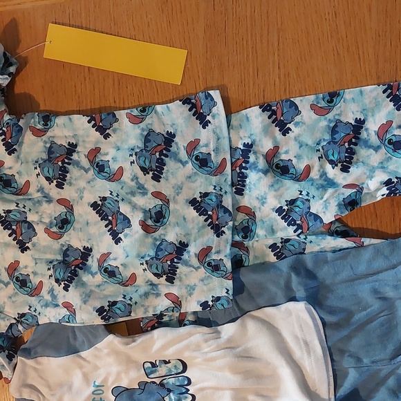 Disney stitch 2 pajamas set - Picture 3 of 4